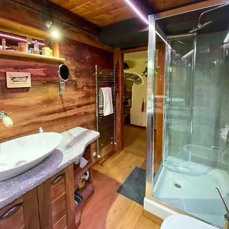 Mountain House With Alpine Views In Vakantiehuis Traverses